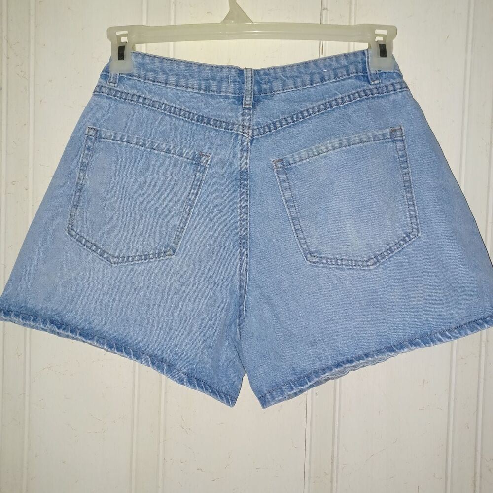 Forever 21 [30] Mom Jean Shorts (1064) - Picture 5 of 6